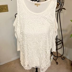 Democracy White Cold Shoulder Top, Size XL, New, No Trade